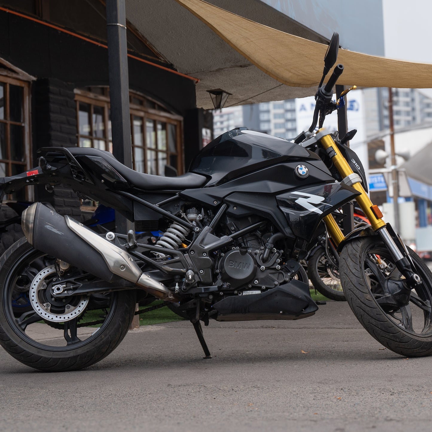 BMW G310 R