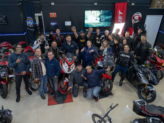 Academia Motos Chile realizó evento gratuito junto a MV Agusta y Bimota en Bistolfi Motors