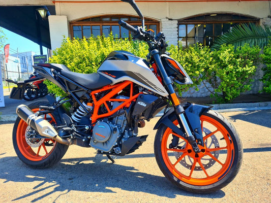 KTM DUKE 390/ 2021/ 13.863 KMS