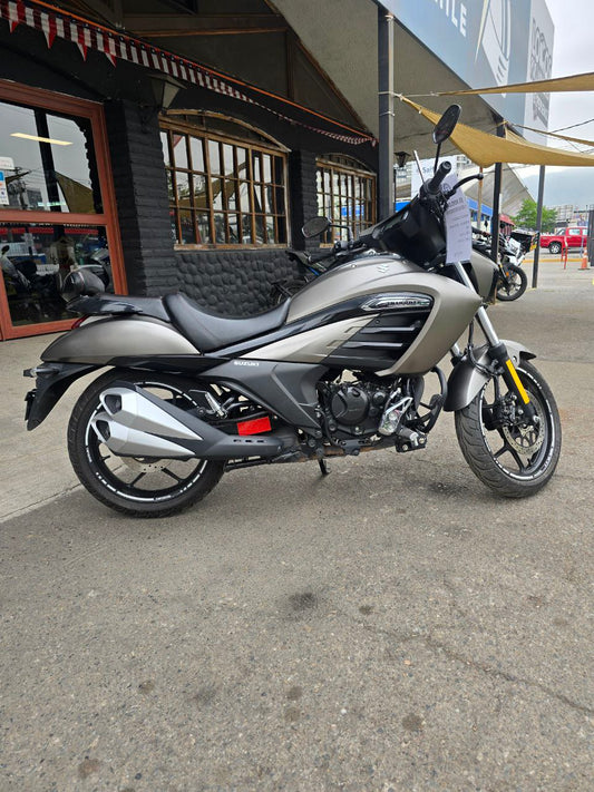 Suzuki Intruder 150
