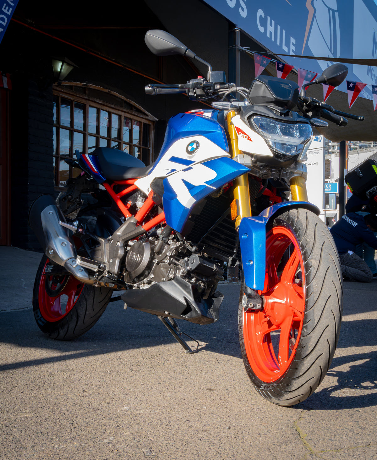 BMW G310 R  tricolor