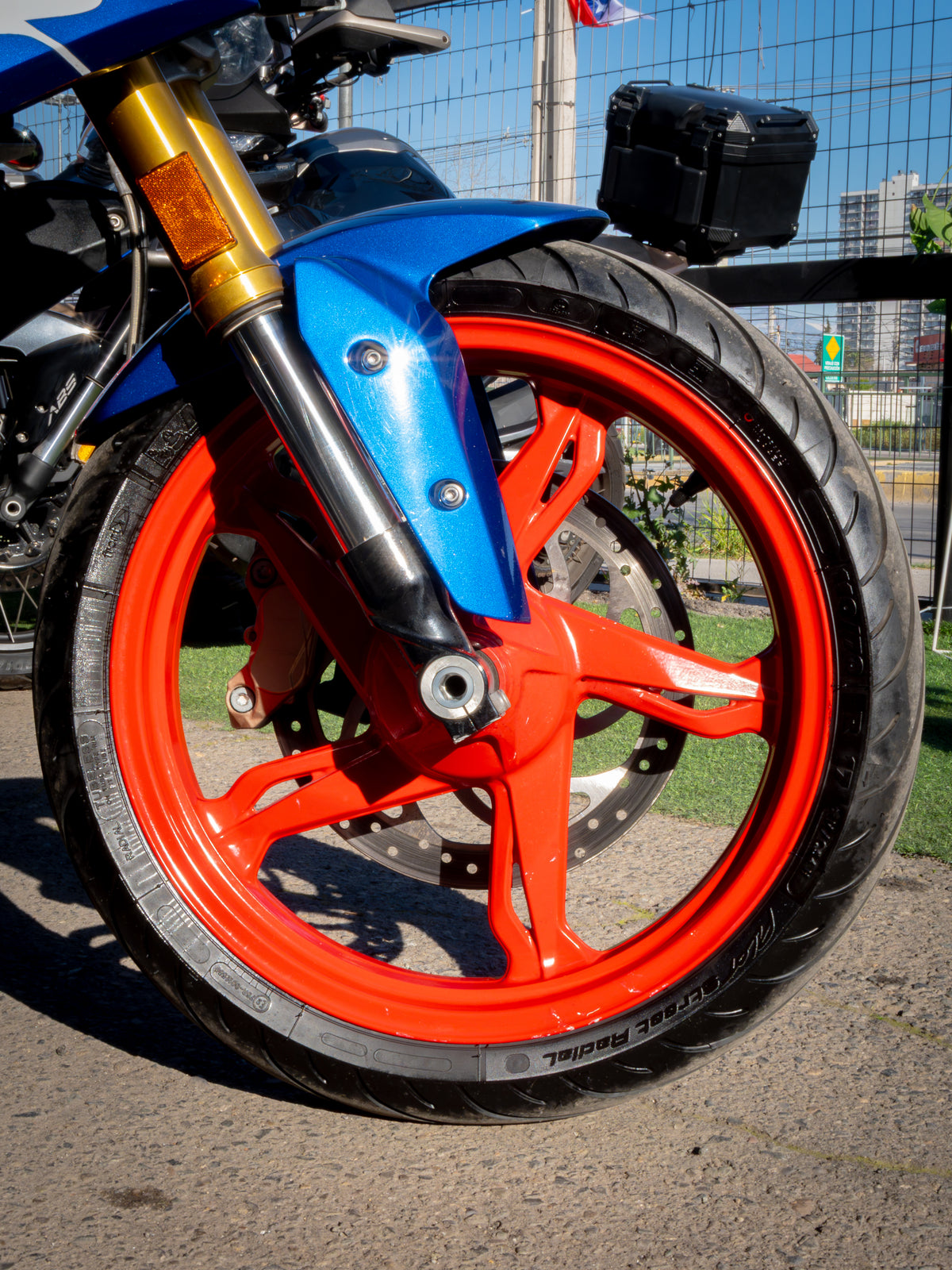 BMW G310 R  tricolor