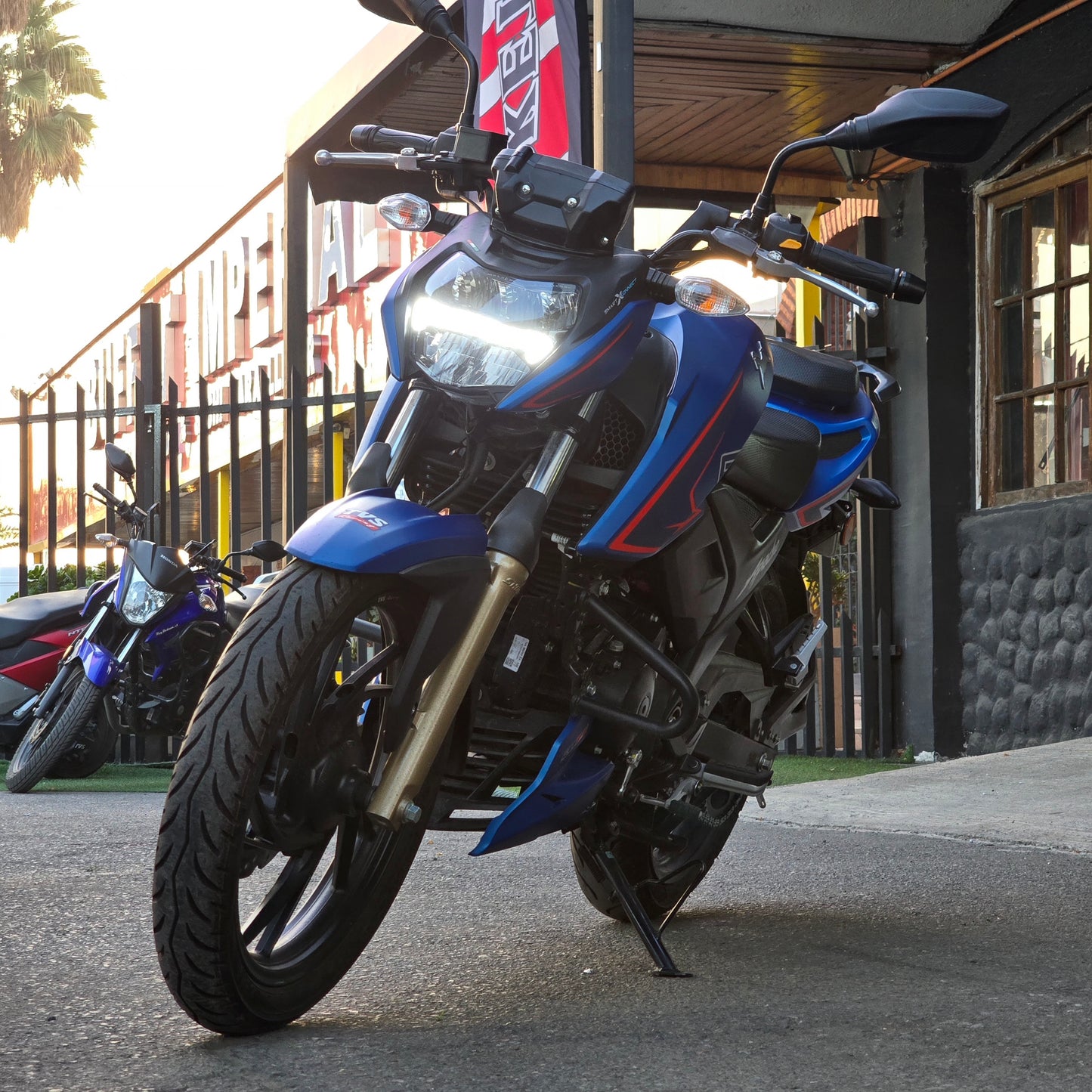 TVS Apache RTR 200 4V
