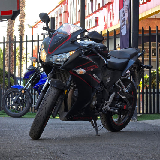 HONDA CBR 300R